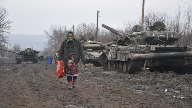 Ukraine Frau Panzer